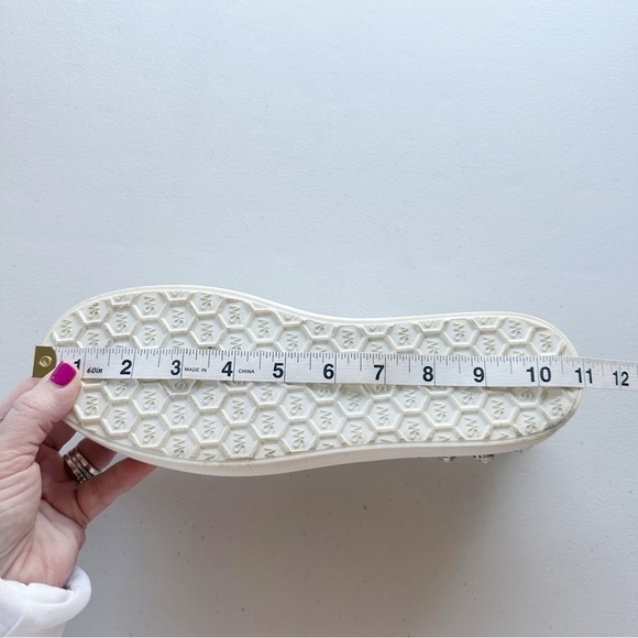 Stuart Weitzman Goldie Shine Crystal Embellished Sneakers Size 8.5 Fits a 9 - Picture 9 of 10